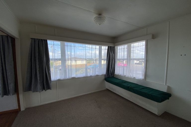 Photo of property in 7 Watene Crescent, Waitara, 4320