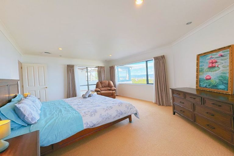 Photo of property in 40 Dress Circle, Newlands, Wellington, 6037