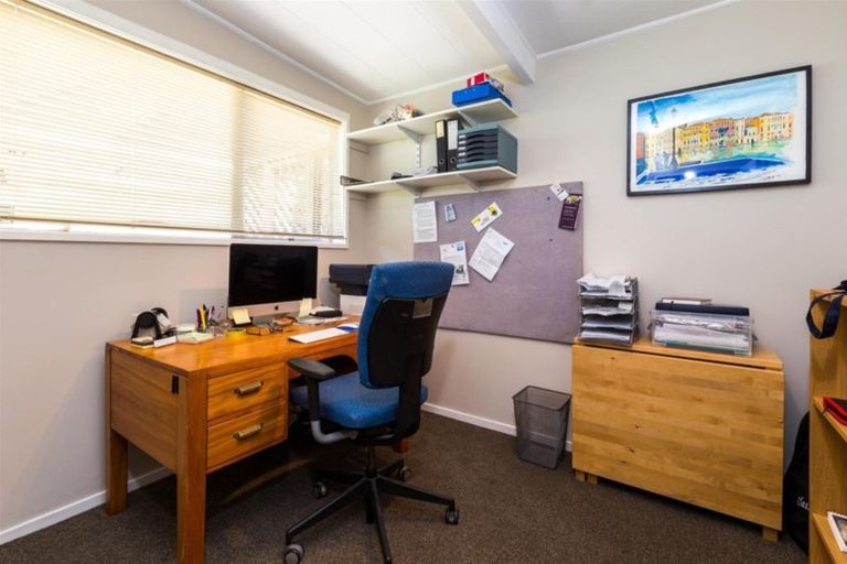 Photo of property in 31 Tauroa Road, Havelock North, 4130