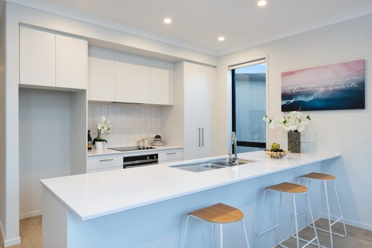 Photo of property in 27 Morus Road, Massey, Auckland, 0614