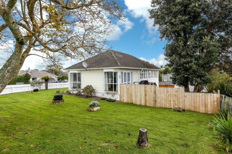 Photo of property in 43 Woodleigh Street, Frankleigh Park, New Plymouth, 4310