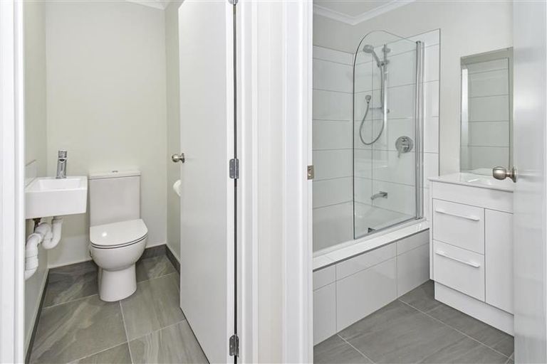 Photo of property in 27 Mcinnes Road, Weymouth, Auckland, 2103