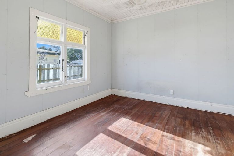 Photo of property in 10 Williams Street, Otane, 4202
