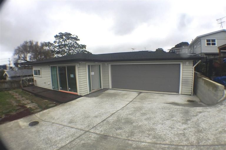 Photo of property in 9a Bruce Road, Glenfield, Auckland, 0629