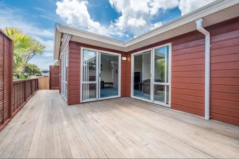 Photo of property in 7 Kenwick Place, Burswood, Auckland, 2013