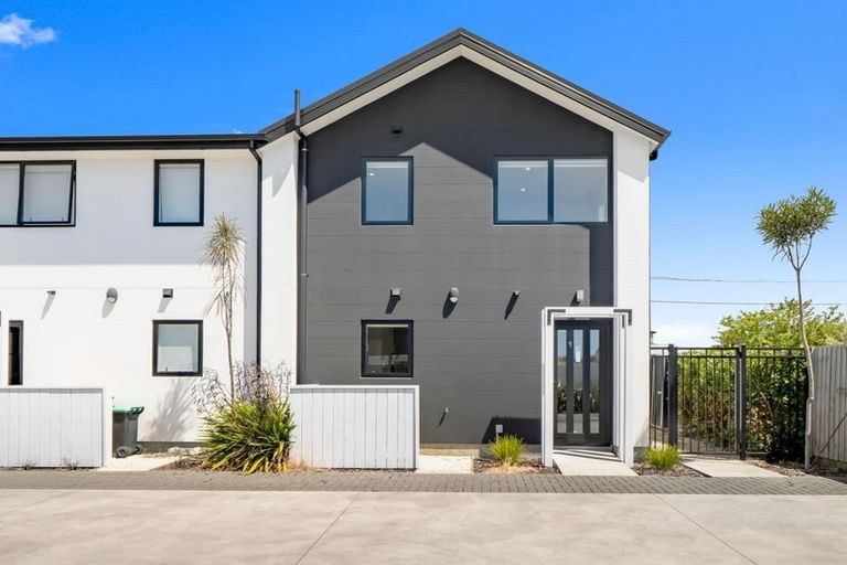 Photo of property in 1/550 Barbadoes Street, Edgeware, Christchurch, 8013