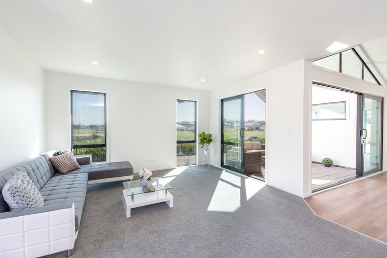 Photo of property in 5 Batten Drive, Flagstaff, Hamilton, 3210