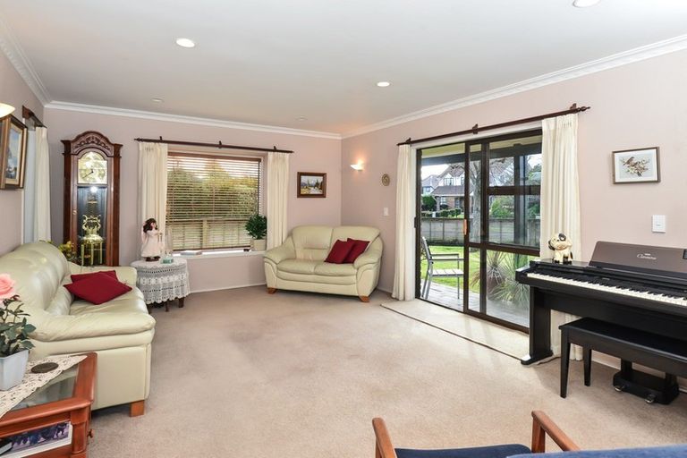 Photo of property in 34 Madill Road, St Andrews, Hamilton, 3200