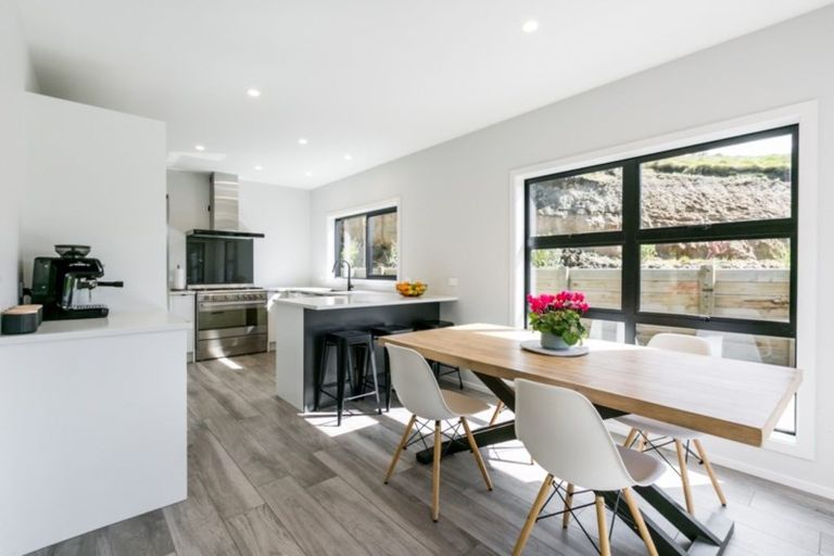 Photo of property in 86 Seafield Road, Eskdale, Napier, 4182