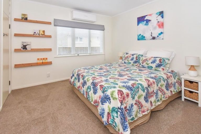 Photo of property in 6 Alpha Street, Papakura, 2110