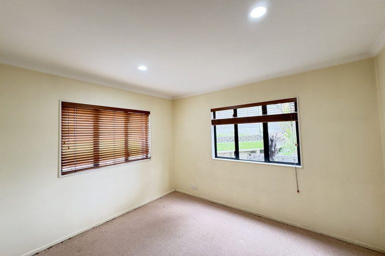 Photo of property in 30 Royal View Road, Te Atatu South, Auckland, 0610