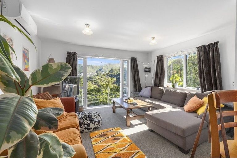 Photo of property in 12 Coleridge Street, Brooklyn, Wellington, 6021