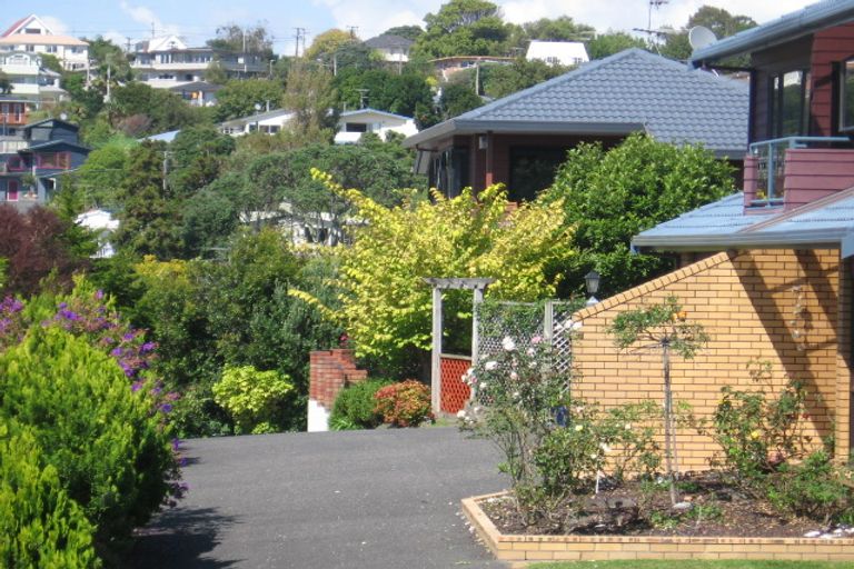 Photo of property in 2/33 Masterton Road, Rothesay Bay, Auckland, 0630