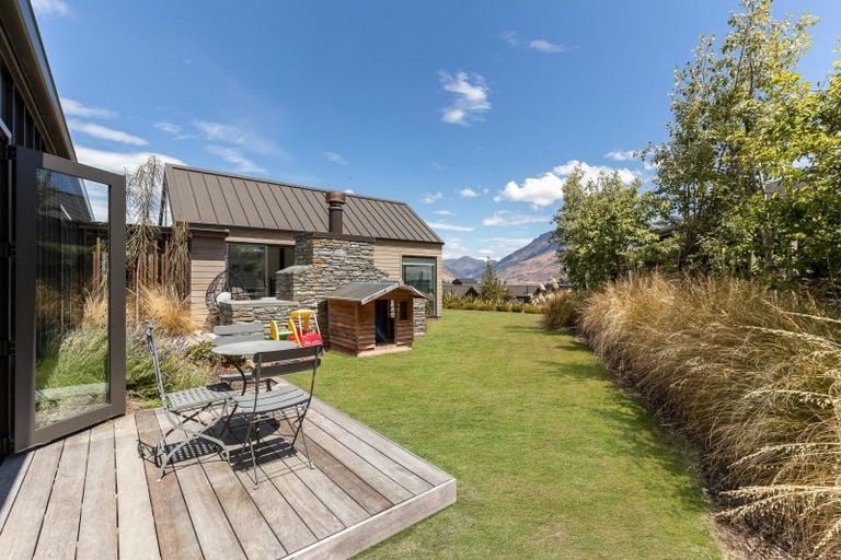 Photo of property in 13 Hackett Road, Jacks Point, Queenstown, 9371