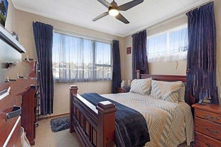 Photo of property in 21 Pankhurst Place, Sunnyvale, Auckland, 0612