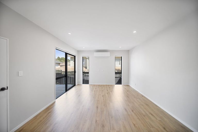 Photo of property in 44c Blakeborough Drive, Forrest Hill, Auckland, 0620