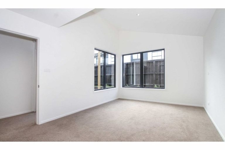 Photo of property in 29 Wallace Road, Ranui, Auckland, 0612