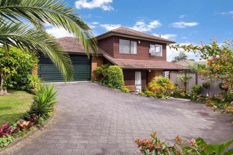 Photo of property in 2/17 Fieldstone Court, Northpark, Auckland, 2013