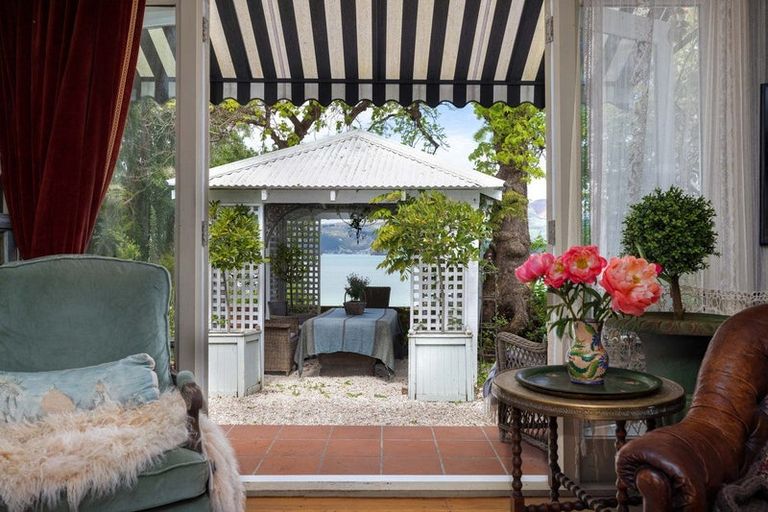 Photo of property in 33 Sandy Beach Road, Governors Bay, Lyttelton, 8971