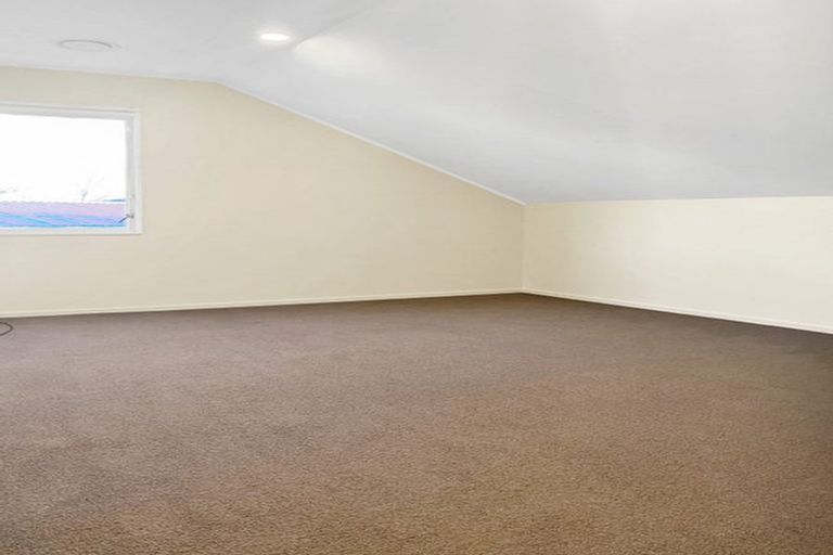 Photo of property in 61 Gloria Avenue, Te Atatu Peninsula, Auckland, 0610