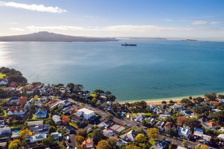 Photo of property in 2/99 Vauxhall Road, Devonport, Auckland, 0624