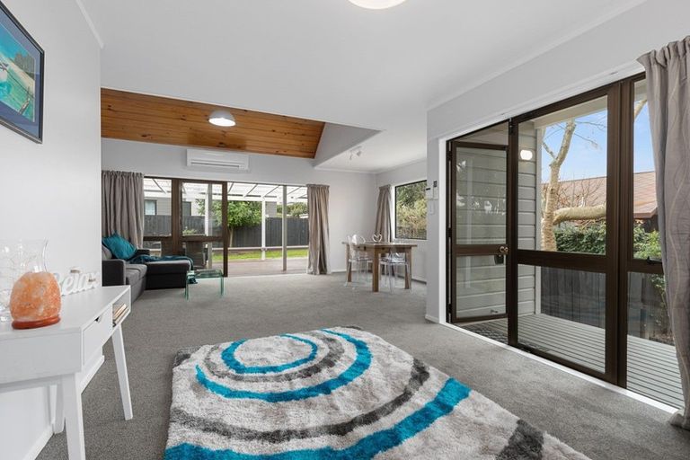 Photo of property in 12 Houhere Place, Pukete, Hamilton, 3200