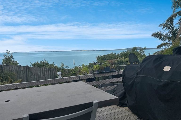 Photo of property in 4 Portal Place, Murrays Bay, Auckland, 0630