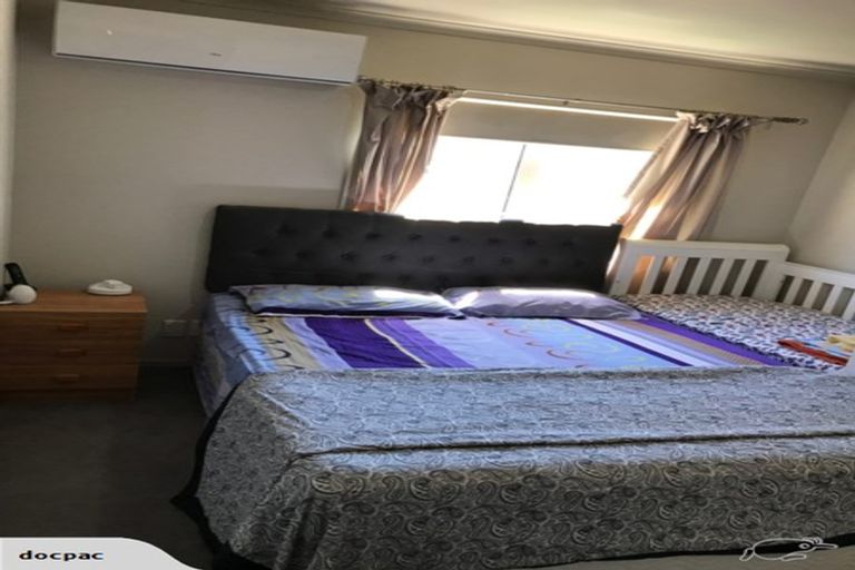 Photo of property in 16 Black Rock Road, Newlands, Wellington, 6037