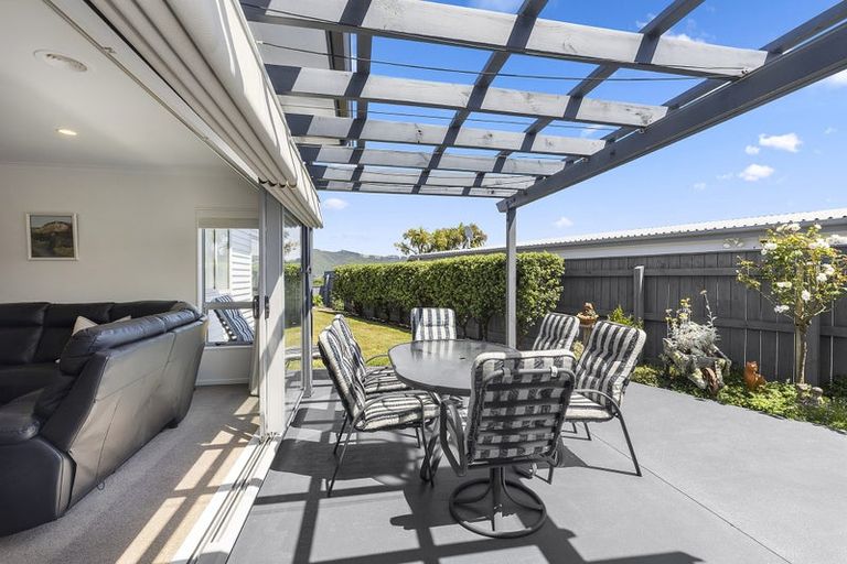 Photo of property in 30 Sumner Terrace, Aotea, Porirua, 5024