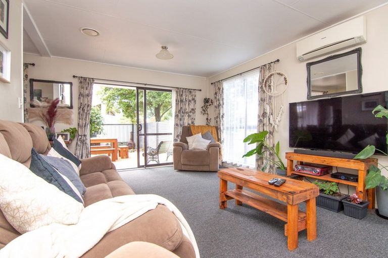 Photo of property in 6 Robinson Crescent, Westbrook, Palmerston North, 4412