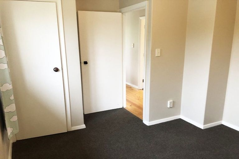 Photo of property in 7a-7b Devon Place, Cannons Creek, Porirua, 5024