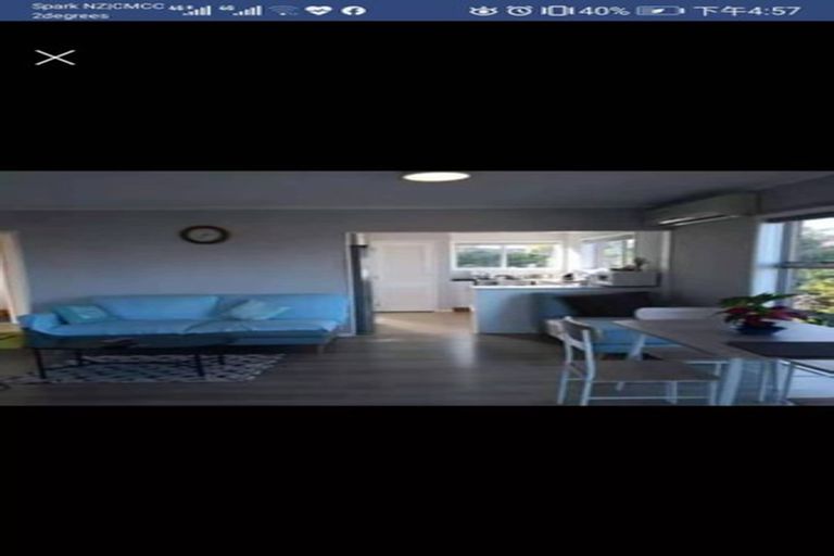 Photo of property in 1/2 Camelot Place, Glenfield, Auckland, 0629