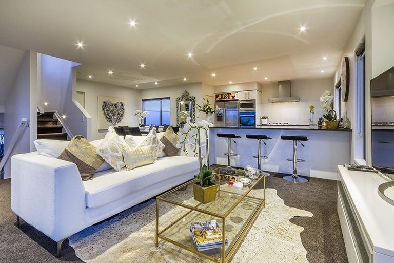 Photo of property in 33 Seacliffe Avenue, Belmont, Auckland, 0622