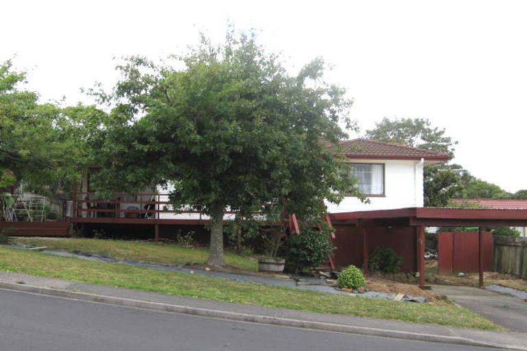 Photo of property in 11 Athena Drive, Totara Vale, Auckland, 0629