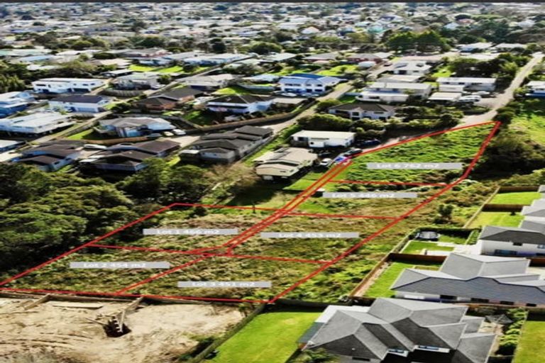 Photo of property in 121d Sunnyside Road, Sunnyvale, Auckland, 0612