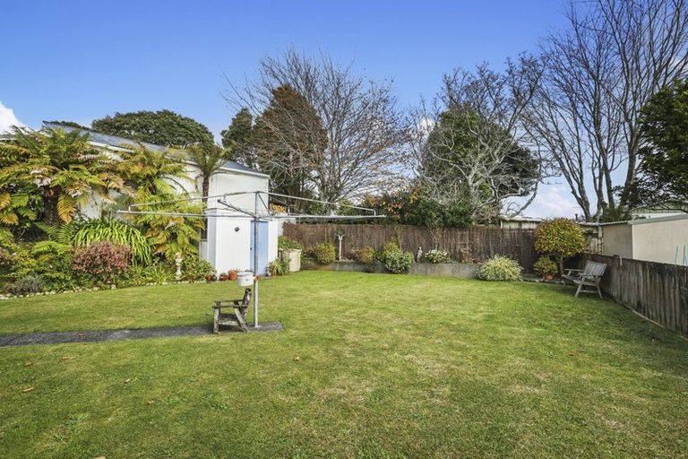 Photo of property in 154 Govett Avenue, Frankleigh Park, New Plymouth, 4310