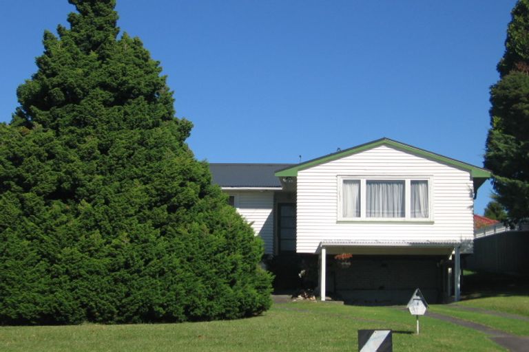 Photo of property in 8 Binsted Road, New Lynn, Auckland, 0600