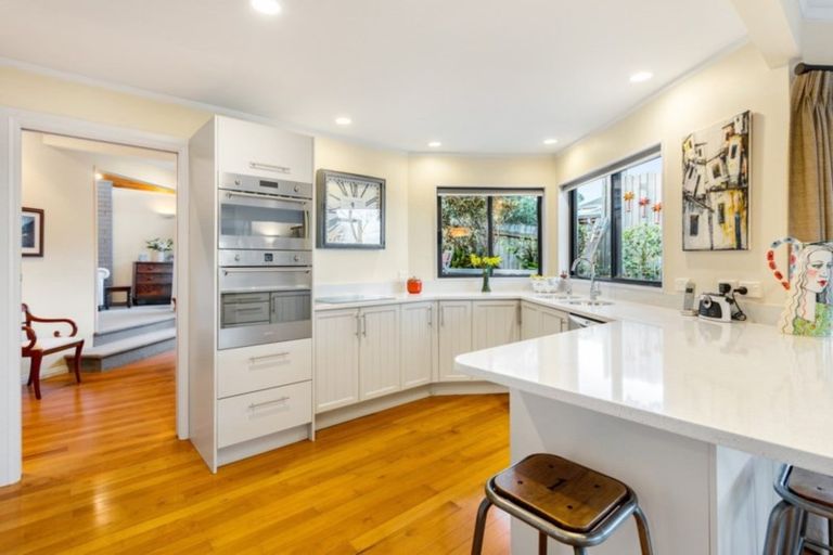 Photo of property in 7a View Road, Campbells Bay, Auckland, 0630