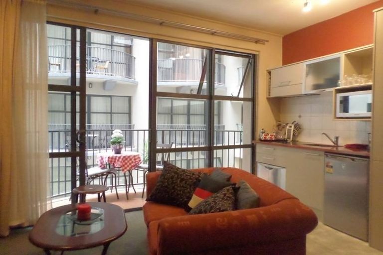 Photo of property in Atrium Apartments, 2l/154 The Terrace, Wellington Central, Wellington, 6011