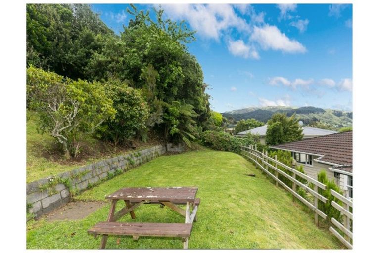 Photo of property in 25 Oriel Avenue, Tawa, Wellington, 5028