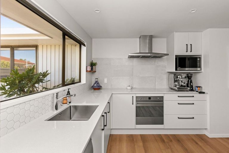 Photo of property in 19 Laurent Place, Greenmeadows, Napier, 4112