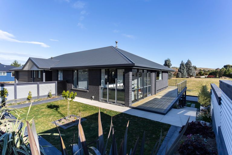 Photo of property in 13 Grove Avenue, Weston, Oamaru, 9401