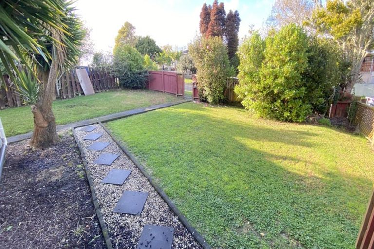 Photo of property in 3 Contessa Drive, Glenfield, Auckland, 0629