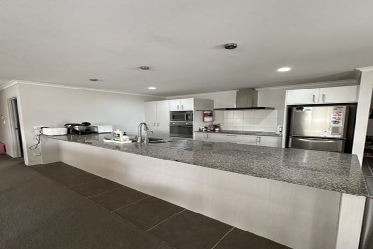 Photo of property in 220 Harbourside Drive, Karaka, Papakura, 2113