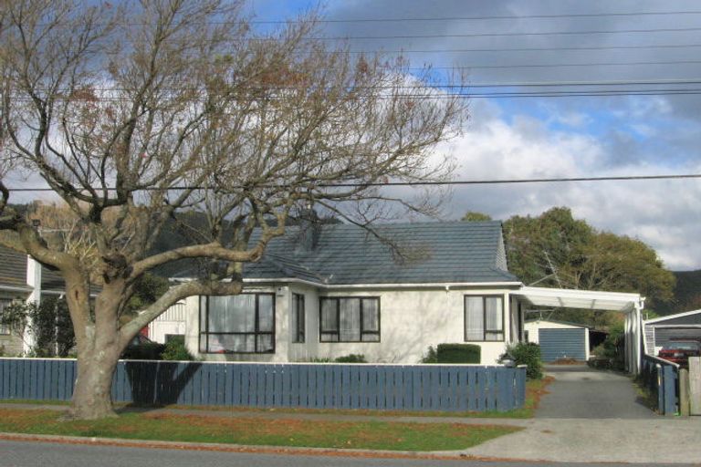 Photo of property in 38 Reynolds Street, Taita, Lower Hutt, 5011