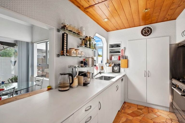 Photo of property in 4 Taitapu Street, Massey, Auckland, 0614