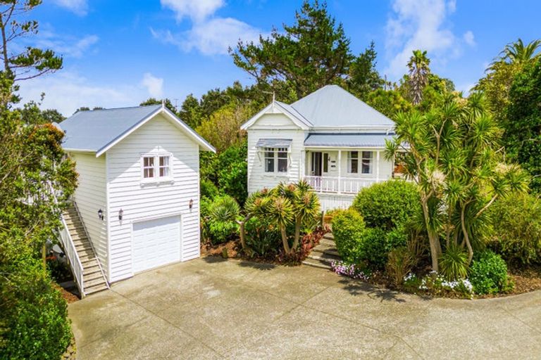 Photo of property in 376 Oaia Road, Muriwai, Waimauku, 0881