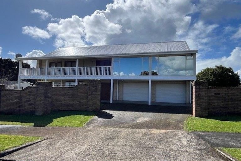 Photo of property in 24 Hurstbourn Priors, Goodwood Heights, Auckland, 2105