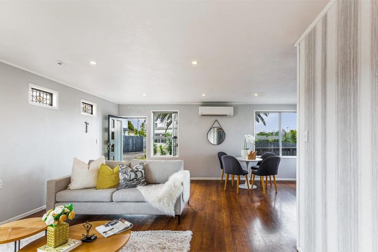 Photo of property in 8 Frostbite Place, Ranui, Auckland, 0612