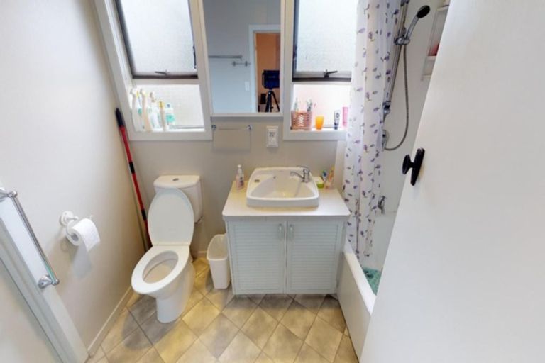 Photo of property in 9 Waterloo Crescent, Hokowhitu, Palmerston North, 4410